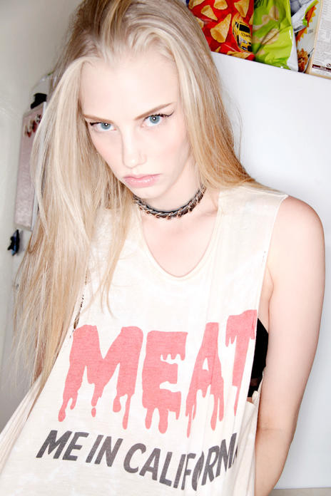 Erika Myrvik model. Photoshoot of model Erika Myrvik demonstrating Face Modeling.Face Modeling Photo #118077