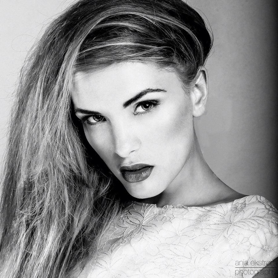 Eva Christensen model. Photoshoot of model Eva Christensen demonstrating Face Modeling.Face Modeling Photo #108986