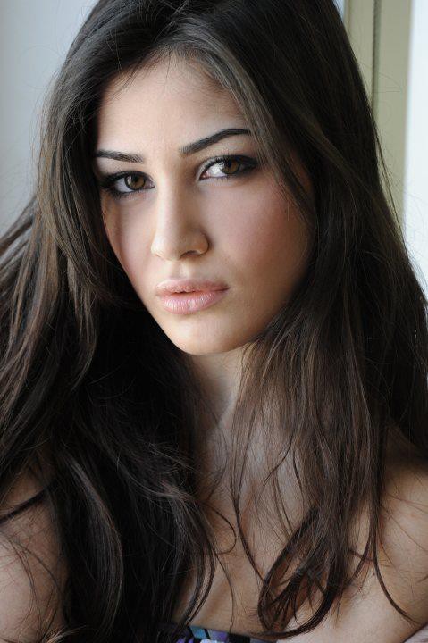 Francesca Sheryl De Luca model (modella). Photoshoot of model Francesca Sheryl De Luca demonstrating Face Modeling.Face Modeling Photo #120441