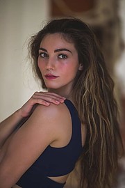 Georgia Antoniou model (μοντέλο). Photoshoot of model Georgia Antoniou demonstrating Face Modeling.Face Modeling Photo #213797