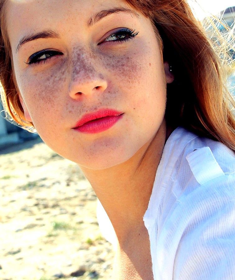 Giorgia Coccia model (modella). Photoshoot of model Giorgia Coccia demonstrating Face Modeling.Face Modeling Photo #147518