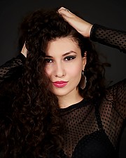 Giulia Mihai model & singer. Photoshoot of model Giulia Mihai demonstrating Face Modeling.Face Modeling Photo #219971