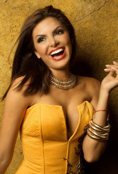 Hannelly Quintero model. Photoshoot of model Hannelly Quintero demonstrating Face Modeling.Face Modeling Photo #82090