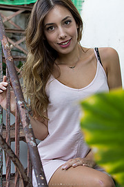 Ioanna Kalogirou model (μοντέλο). Photoshoot of model Ioanna Kalogirou demonstrating Face Modeling.Face Modeling Photo #206707