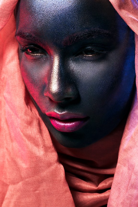 J Lynne Harris model. Photoshoot of model J Lynne Harris demonstrating Face Modeling.Face Modeling Photo #94938
