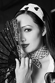 Jennifer Linch model & actress. Photoshoot of model Jennifer Linch demonstrating Face Modeling.Face Modeling Photo #71905
