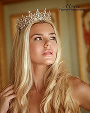 Joanna Borov model. Photoshoot of model Joanna Borov demonstrating Face Modeling.Face Modeling Photo #229618