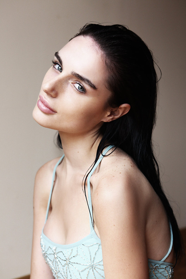 Julia Zakharova model &amp; painter. Photoshoot of model Julia Zakharova demonstrating Face Modeling.Face Modeling Photo #118169