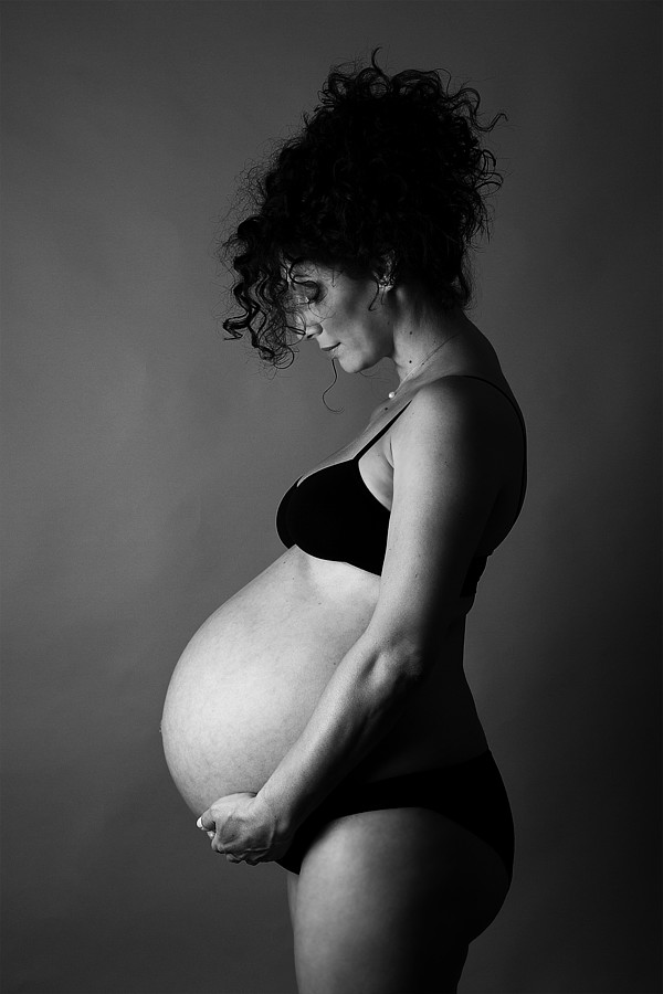 Julie Georgantidou photographer (φωτογράφος). Work by photographer Julie Georgantidou demonstrating Maternity Photography.Maternity Photography Photo #209279