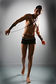 Justin Dine model (μοντέλο). Photoshoot of model Justin Dine demonstrating Body Modeling.Body Modeling Photo #169206
