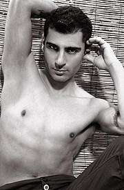 Justin Dine model (μοντέλο). Photoshoot of model Justin Dine demonstrating Face Modeling.Face Modeling Photo #84432