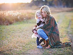 Karey Wood Newborn & Family Photographer