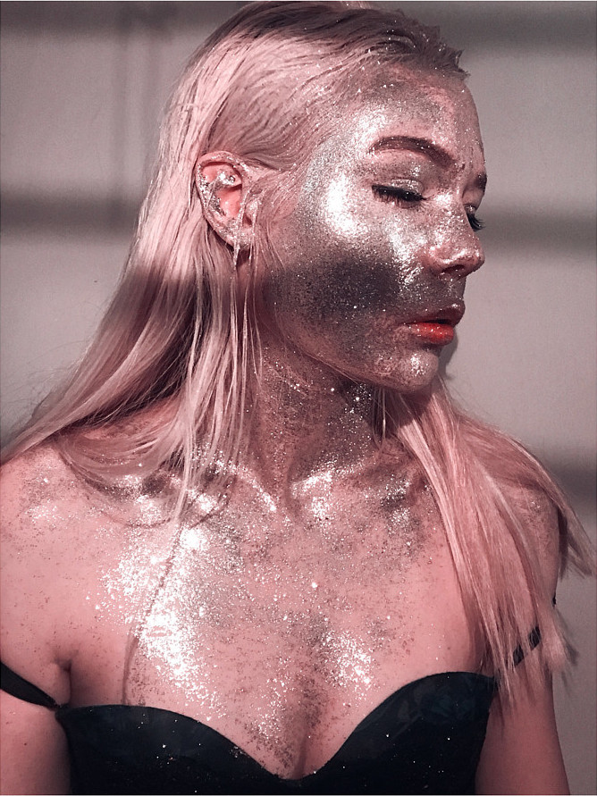 Karina Chronopoulou model (μοντέλο). Photoshoot of model Karina Chronopoulou demonstrating Face Modeling.Face Modeling Photo #199730
