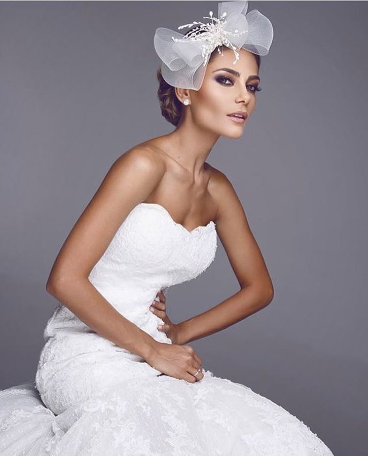 Karina Flores model (modelo). Photoshoot of model Karina Flores demonstrating Fashion Modeling.Wedding Gown,VeilFashion Modeling Photo #170277