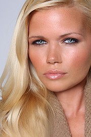Kat Livingston model. Photoshoot of model Kat Livingston demonstrating Face Modeling.Face Modeling Photo #143543