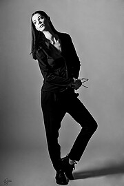 With over 15 years of experience behind the lens, I am a professional photographer specializing in studio work, fashion, fine art, portraitu