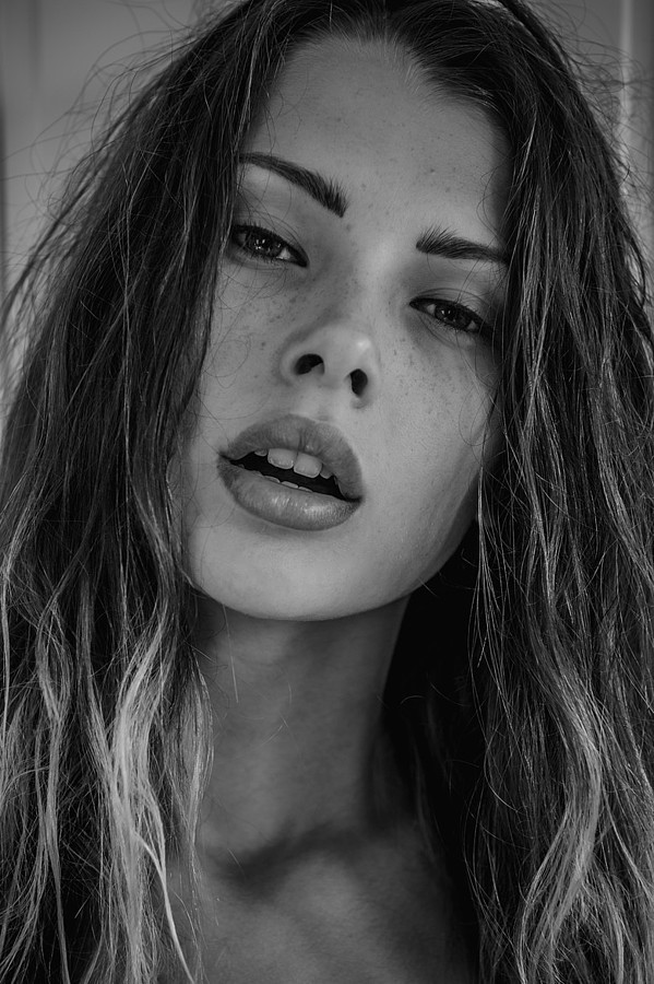 Klaudia Burman model (modell). Photoshoot of model Klaudia Burman demonstrating Face Modeling.Face Modeling Photo #80632