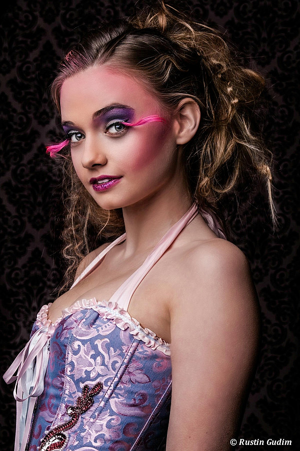 Kristen Devine model &amp; actress. Photoshoot of model Kristen Devine demonstrating Face Modeling.Face Modeling Photo #126323