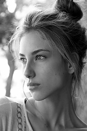 Larissa Portolani model (modelo). Modeling work by model Larissa Portolani. Photo #198745