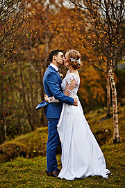 Larus Sigurdarson photographer (Lárus Sigurðarson ljósmyndari). Work by photographer Larus Sigurdarson demonstrating Wedding Photography.Editorial SceneWedding Photography Photo #89515