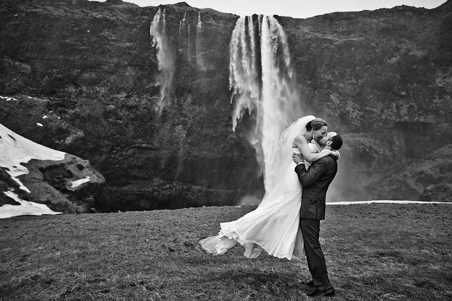 Larus Sigurdarson photographer (L&#225;rus Sigur&#240;arson lj&#243;smyndari). Work by photographer Larus Sigurdarson demonstrating Wedding Photography.Wedding Photography Photo #89510