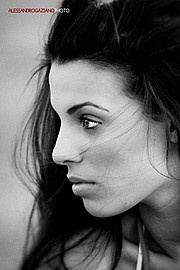 Laura Giuliani model (modella). Photoshoot of model Laura Giuliani demonstrating Face Modeling.Face Modeling Photo #121118