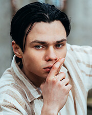 Laurentiu Muschei model. Photoshoot of model Laurentiu Muschei demonstrating Face Modeling.Face Modeling Photo #249129