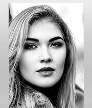 Lavinia Dahorea model. Photoshoot of model Lavinia Dahorea demonstrating Face Modeling.Face Modeling Photo #235108