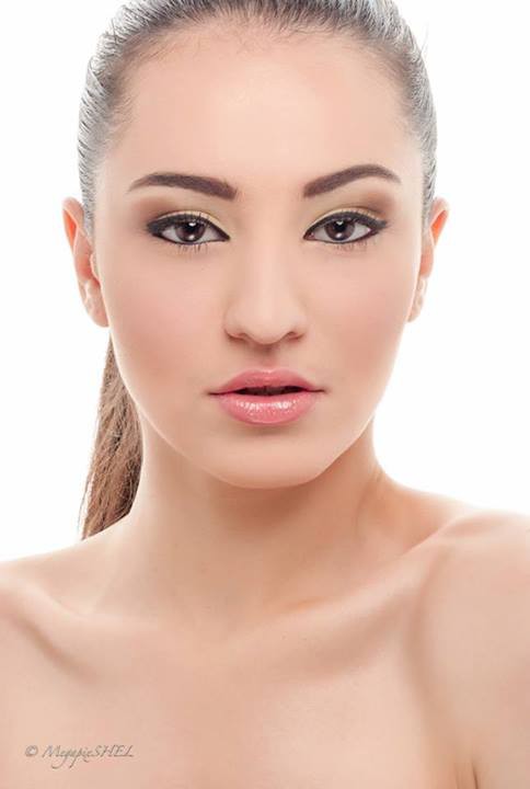 Luiza Linhares model. Photoshoot of model Luiza Linhares demonstrating Face Modeling.Face Modeling Photo #122537