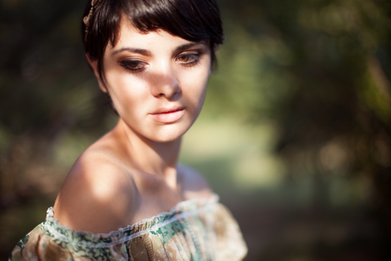 Madalina Sinoae model. Photoshoot of model Madalina Sinoae demonstrating Face Modeling.Face Modeling Photo #94589