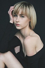 Madeline O'Sullivan model. Photoshoot of model Madeline O Sullivan demonstrating Face Modeling.Face Modeling Photo #95485