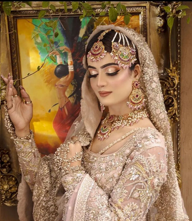 Madiha Khan mua. Work by makeup artist Madiha Khan demonstrating Bridal Makeup.Madiha KhanBridal Makeup Photo #240958