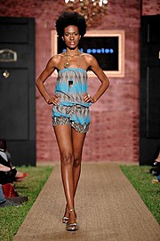 Mala Guthrie model. Photoshoot of model Mala Guthrie demonstrating Runway Modeling.Runway Modeling Photo #102525