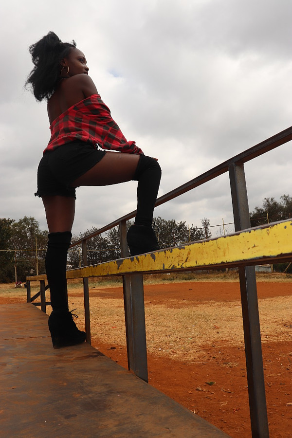 Mariah Akwe model. Photoshoot of model Mariah Akwe demonstrating Fashion Modeling.Fashion Modeling Photo #216329