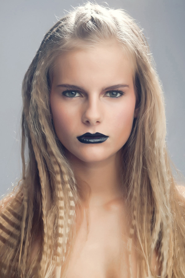 Marine Guadalpi model. Photoshoot of model Marine Guadalpi demonstrating Face Modeling.Face Modeling Photo #116907