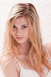 Marisol Calvert model. Photoshoot of model Marisol Calvert demonstrating Face Modeling.Face Modeling Photo #146273