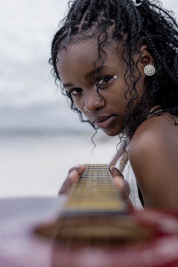 Mercy Manji model. Photoshoot of model Mercy Manji demonstrating Face Modeling.Muse ; Mercy Manji Location ; Kilifi, Kenya Photographer; Swaleh Photography Director ; Robin Fondo (Instagram)Face Modeling Photo #247653