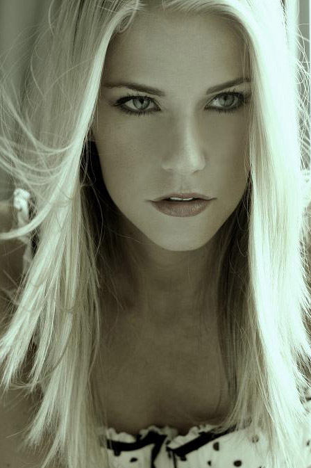 Mersina Blackman model. Photoshoot of model Mersina Blackman demonstrating Face Modeling.Face Modeling Photo #102372