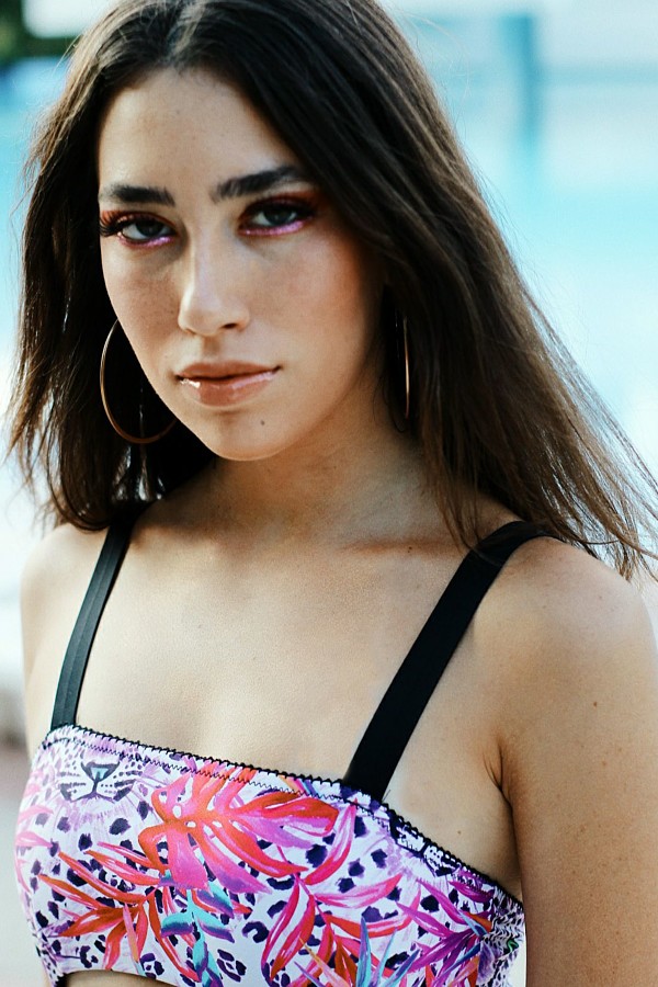 Mihaela Todorova model (Μιχαέλα Τοντορόβα μοντέλο). Photoshoot of model Mihaela Todorova demonstrating Face Modeling.Face Modeling Photo #230068