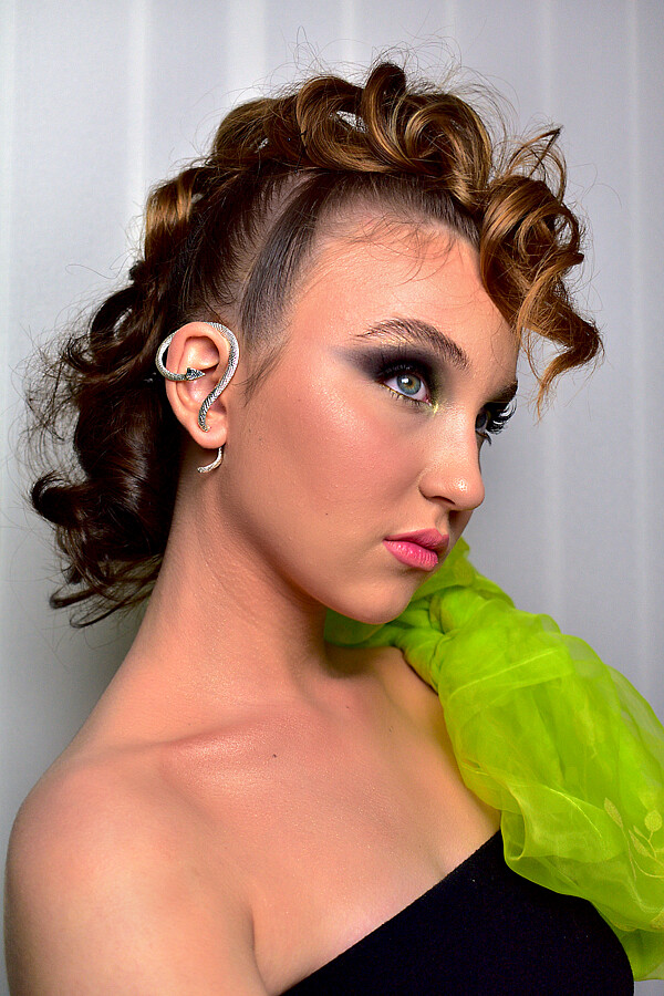 Mikaella Bratu pro makeup artist. Work by makeup artist Mikaella Bratu demonstrating Beauty Makeup.Beauty Makeup Photo #236980