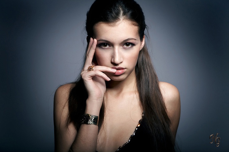 Miroslava Badikova model (модель). Photoshoot of model Miroslava Badikova demonstrating Face Modeling.Face Modeling Photo #77960