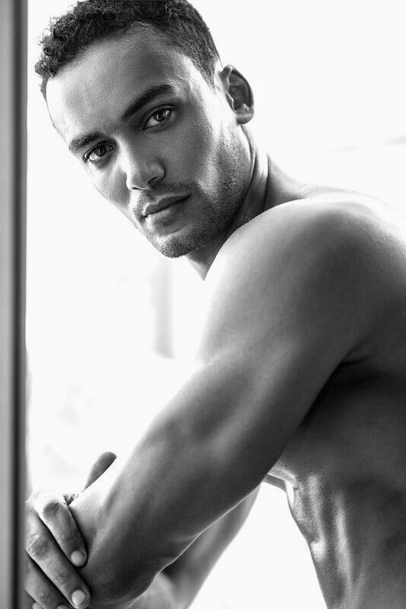 Mohamed Souliman model. Photoshoot of model Mohamed Souliman demonstrating Face Modeling.Face Modeling Photo #200820