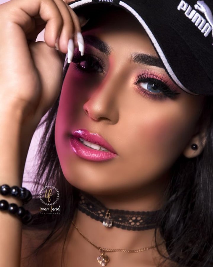 Nada Elqassem model. Photoshoot of model Nada Elqassem demonstrating Face Modeling.Face Modeling Photo #209082