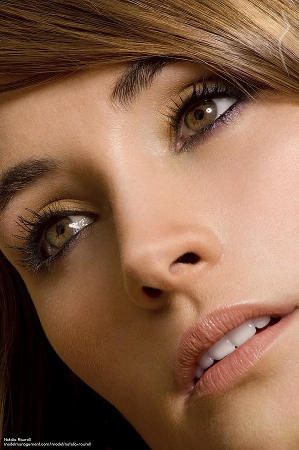 Natalia Raurell model. Photoshoot of model Natalia Raurell demonstrating Face Modeling.Face Modeling Photo #120530