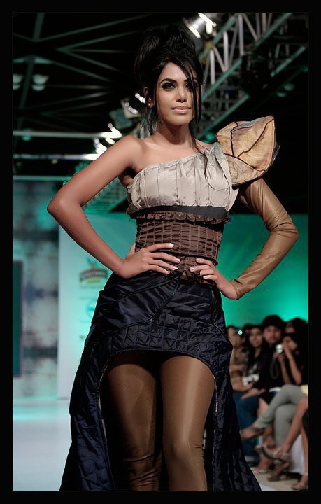 Natasha Suri model. Photoshoot of model Natasha Suri demonstrating Runway Modeling.Runway Modeling Photo #122520