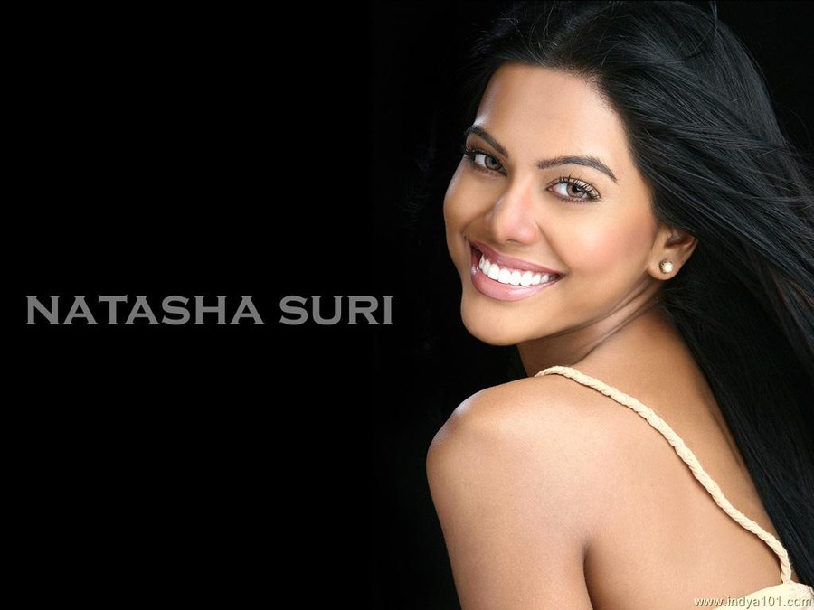 Natasha Suri model. Photoshoot of model Natasha Suri demonstrating Face Modeling.Face Modeling Photo #122649
