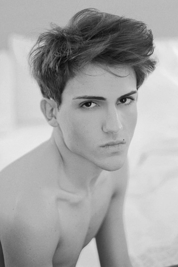 Nattan Pires model. Photoshoot of model Nattan Pires demonstrating Face Modeling.Face Modeling Photo #96741