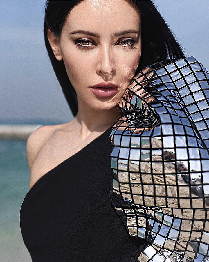Nesrin Sanad model actress influencer. Photoshoot of model Nesrin Sanad demonstrating Face Modeling.Isabel Sanchis CampaignFace Modeling Photo #239253