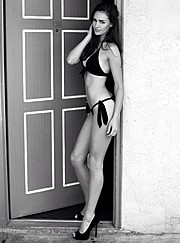 Nicole Domecus model. Photoshoot of model Nicole Domecus demonstrating Body Modeling.Body Modeling Photo #170361