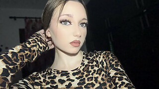 Nikolina Dimitrova Model